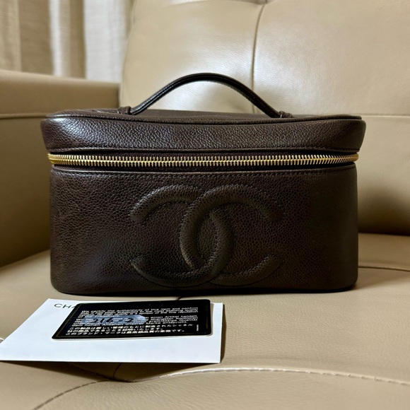 CHANEL Vintage Timeless Cosmetic Case Caviar Brown w 24k hardware - Picture 1 of 10